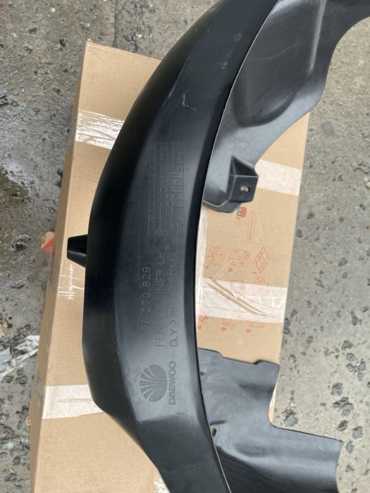 Лівий підкрилок на DAEWOO, виробник Корея.