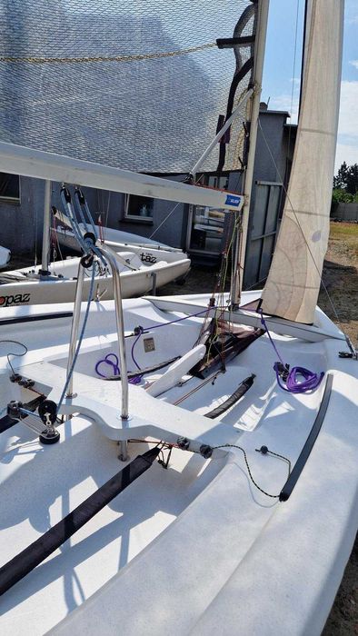 Łódź żaglowa żaglówka Topper Xenon 4,5m + wózek slipowy (1)