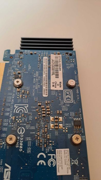 Placa gráfica Nvidia Geforce Asus GT 710 / 1GB GDDR5