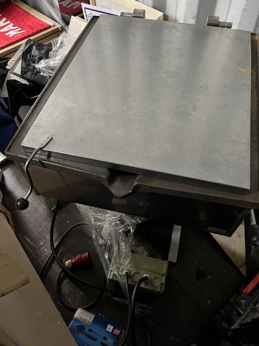 Smażalnik do pączków Patelnia elektryczna z żeliwną misą