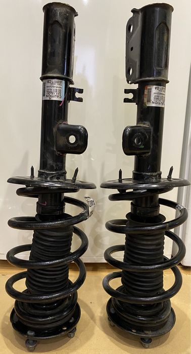 Продам передні амортизатори