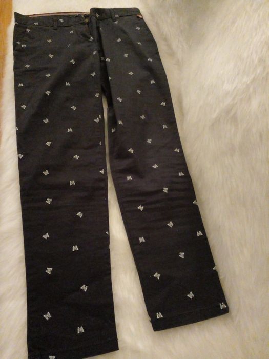 Брюки и блузка с рисунком "бабочка"