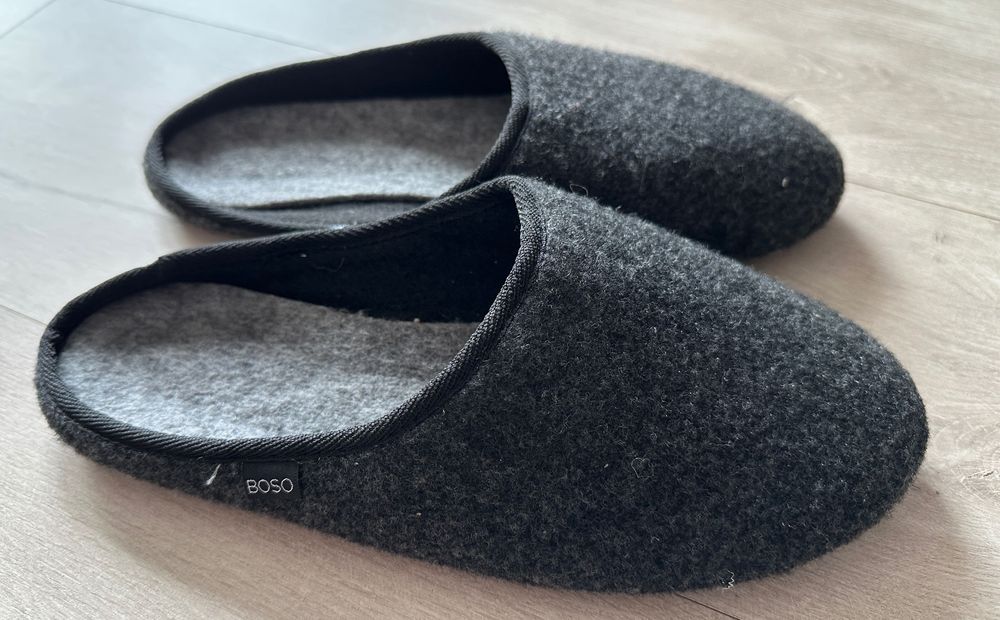 Pantofle damskie filcowe, nowe, podeszwa gumowa, rozmiar 36