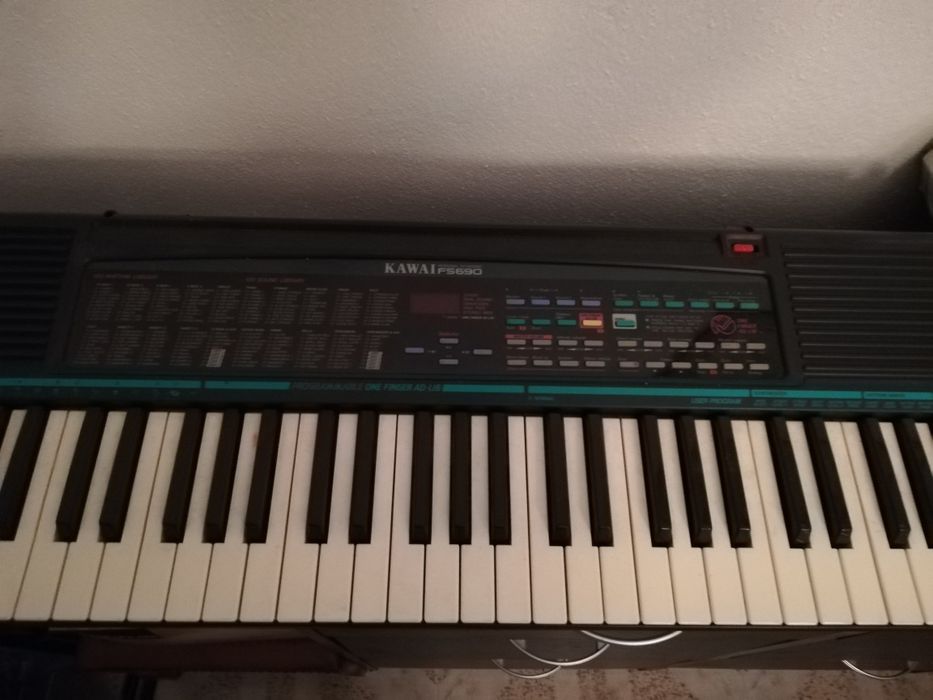 Piano Kawai FS690