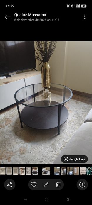 Mesa de centro, em vidro e estrutura metálica