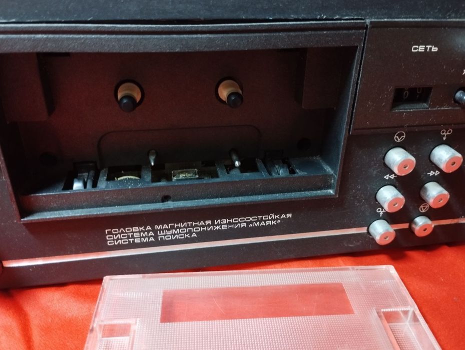 Кассетный магнитофон Маяк 233 Стерео проигрыватель Вега 109-АК15АС109