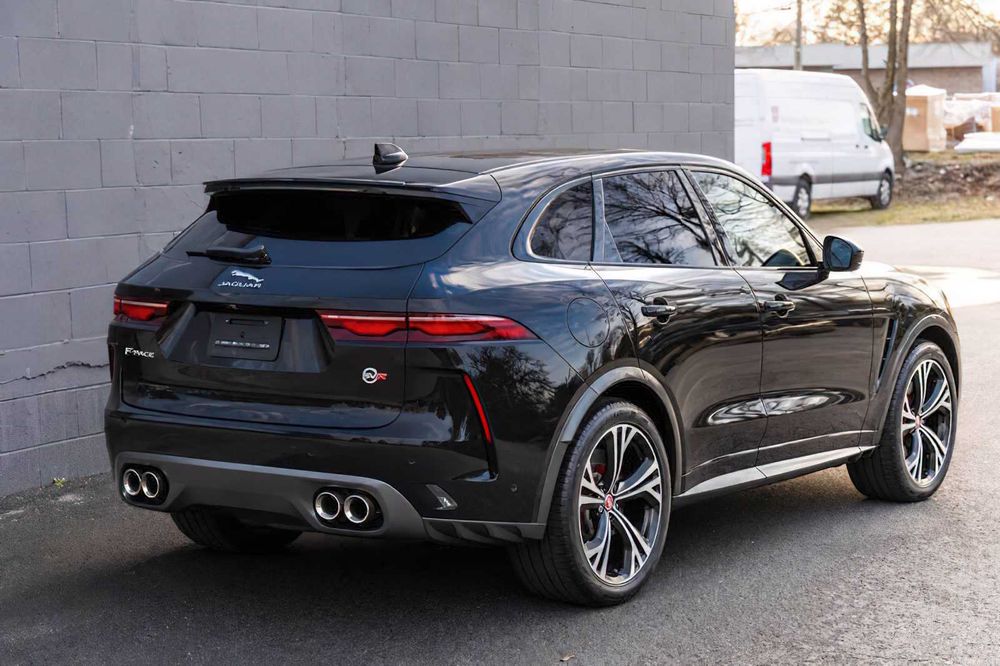 Jaguar F-PACE SVR      2022