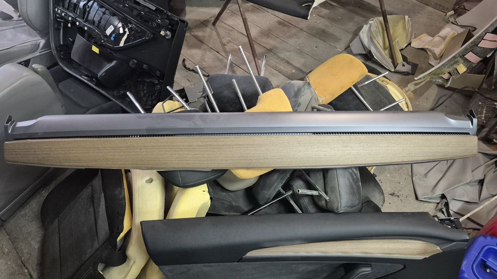 Дверные карты, накладка торпеды Tesla Model 3