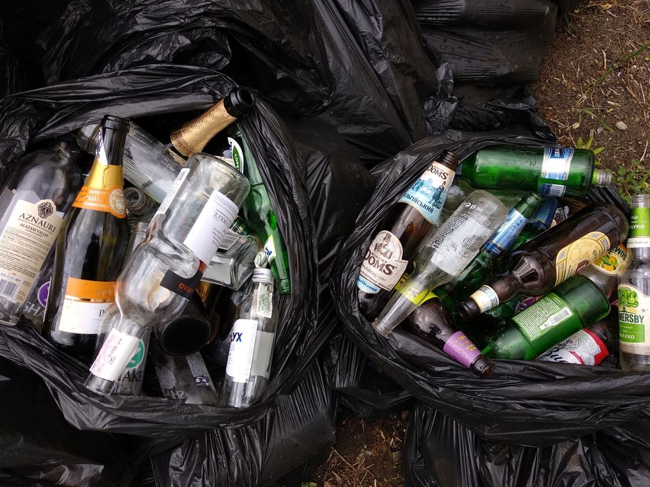 Луцьк. Купуємо скло, склобій (стеклобой), макулатуру, плівку, стрейч