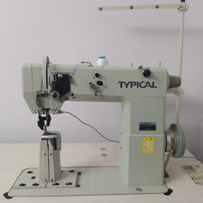 Швейна колонкова машина.