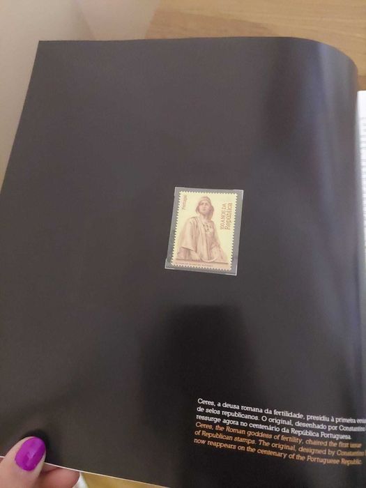 Livro «Portugal em Selos 2010» CTT