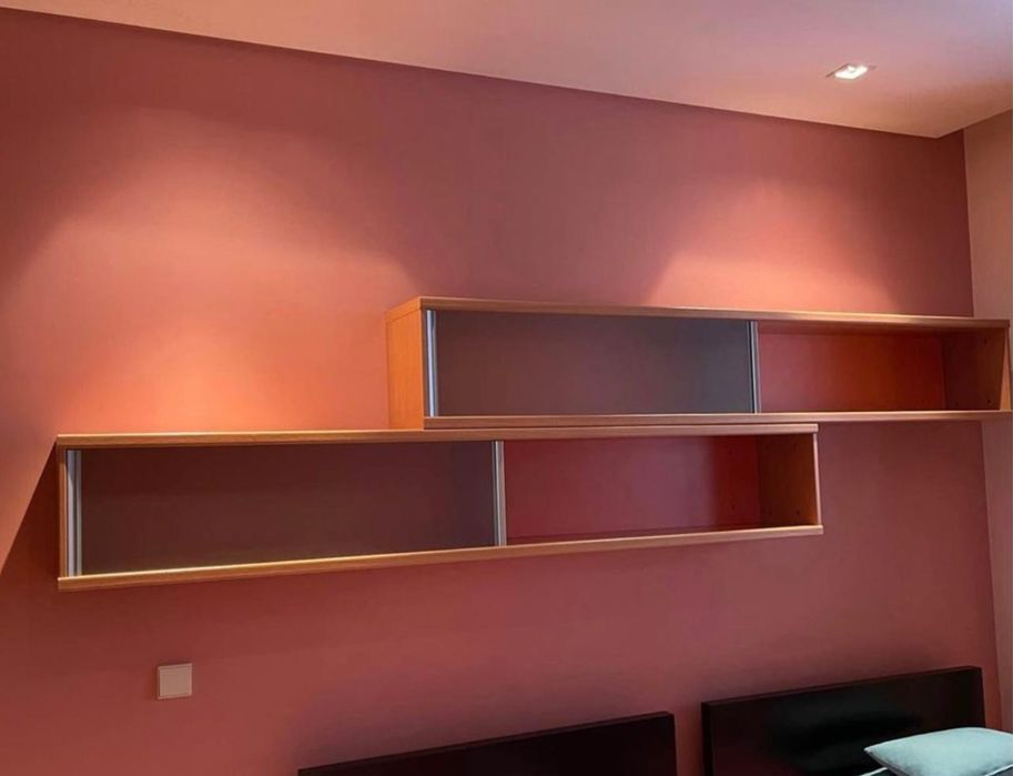 Estantes para quarto  em madeira