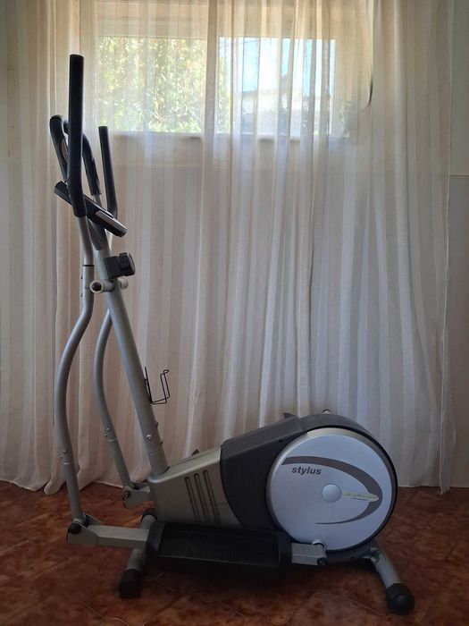 Bicileta elíptica BH Fitness