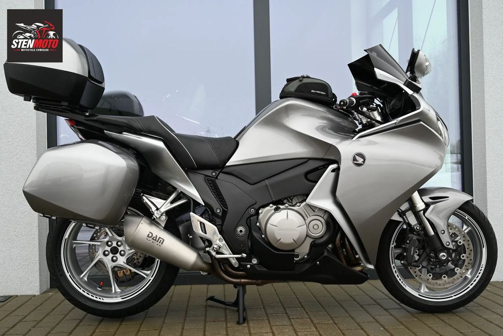 Honda VFR Honda VFR 1200 F 10r ABS TC Niemcy 3x Kufer