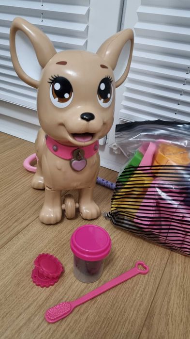 Zestaw Chichi love na smyczy robi kupę plus foremki ciastolina