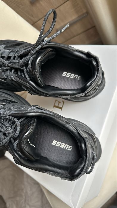 Кроссовки Guess 40р