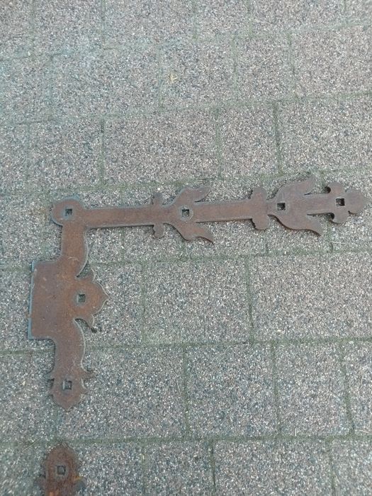 Zawias ozdobny surowy