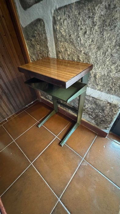 Mesa escolar de criança vintage