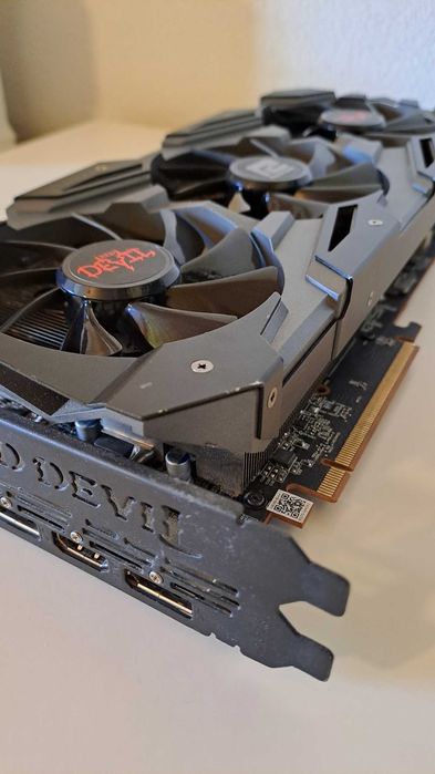Placa gráfica AMD Radeon Powercolor Red Devil RX 5700 XT 8GB GDDR6