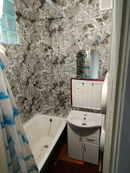 Продам 2- ую квартиру в центе