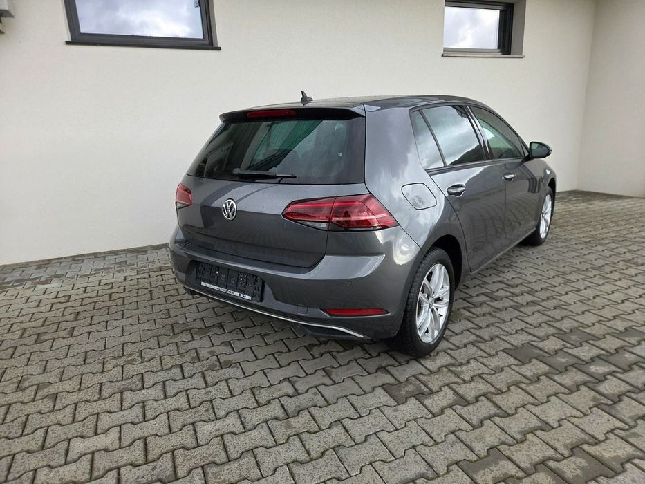 Volkswagen Golf LIFT * Full LED * klimatronic * PDC  *