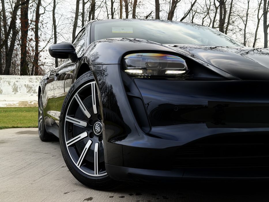 Porsche Taycan 4S ідеальний стан, максимальна комплектація.