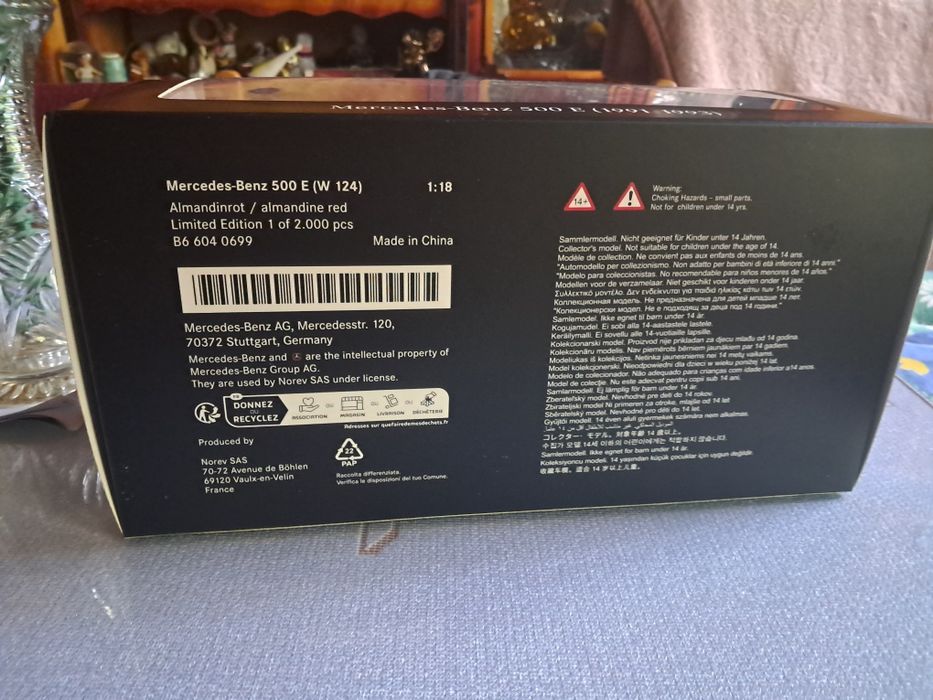 Mam na sprzedaż Mercedes w124 w skali1:18