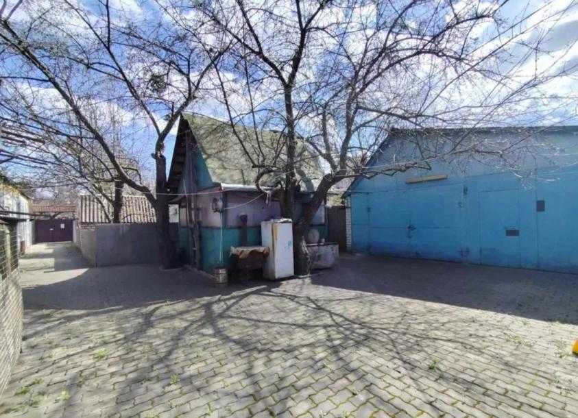 Продам часть добротного кирпичного дома
