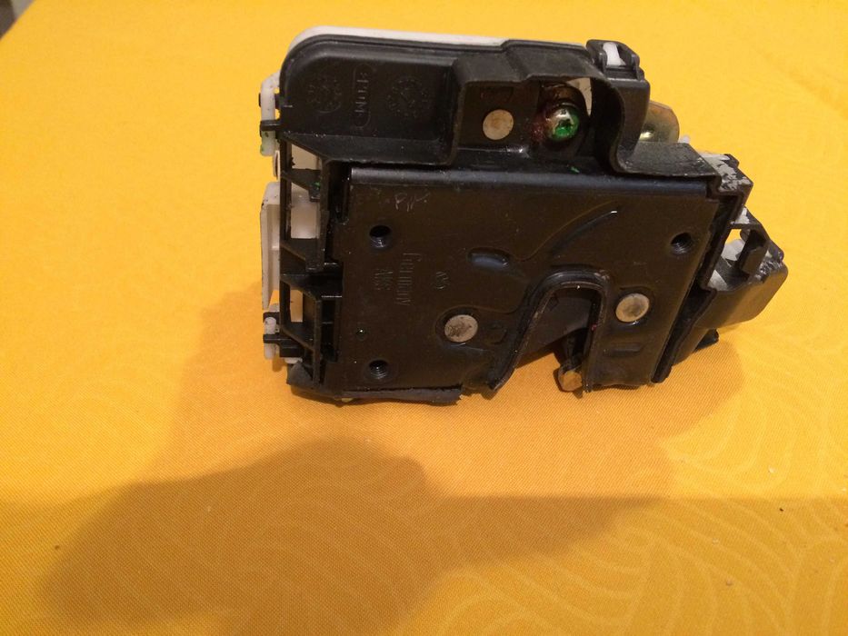 fechadura / fecho VW Seat Audi trás esquerda  1hm 862 153a