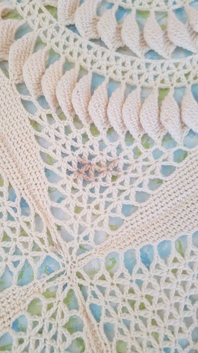 Colcha em crochet  branca  antiga feita a mao