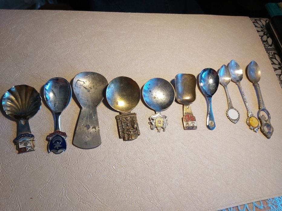 Stare łyżeczki kolekcjonerskie wiekowe