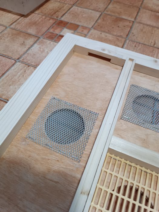 Диафрагма для вывода пчелиных маток