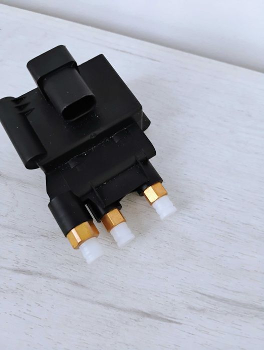 Блок клапанів Mersedes