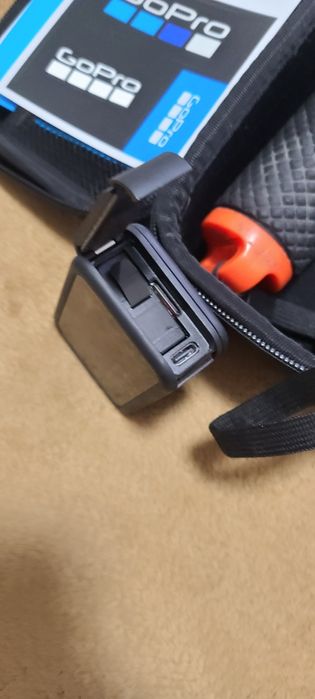 Продаю екшен камеру Gopro 8 black