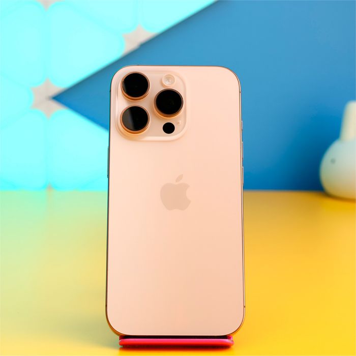 Смартфон Apple iPhone 16 Pro 256GB Desert (176110) Б/У З ГАРАНТІЄЮ