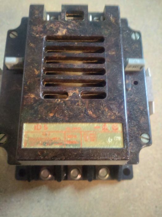 Stycznik id 5 220v 100 A