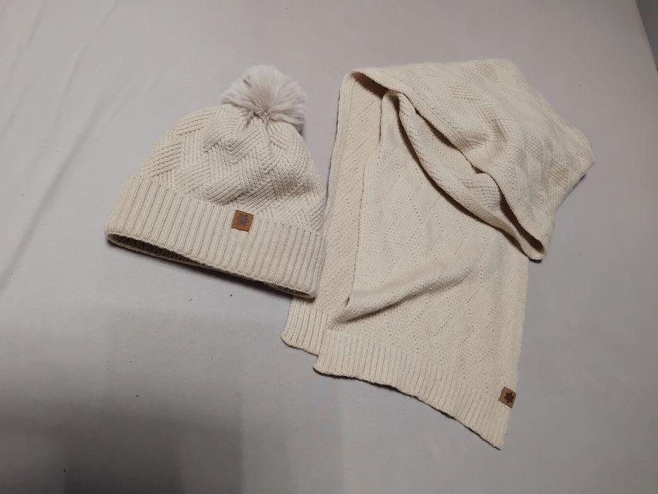 Komplet czapka I szalik