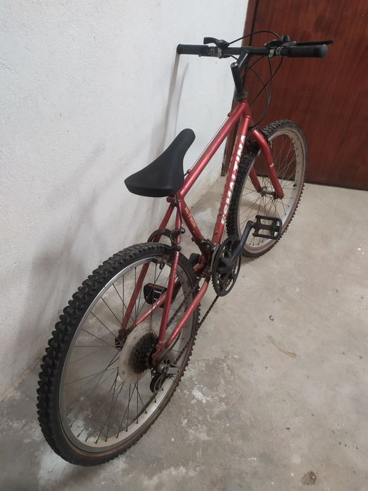 Bicicleta Usada (Vermelho)