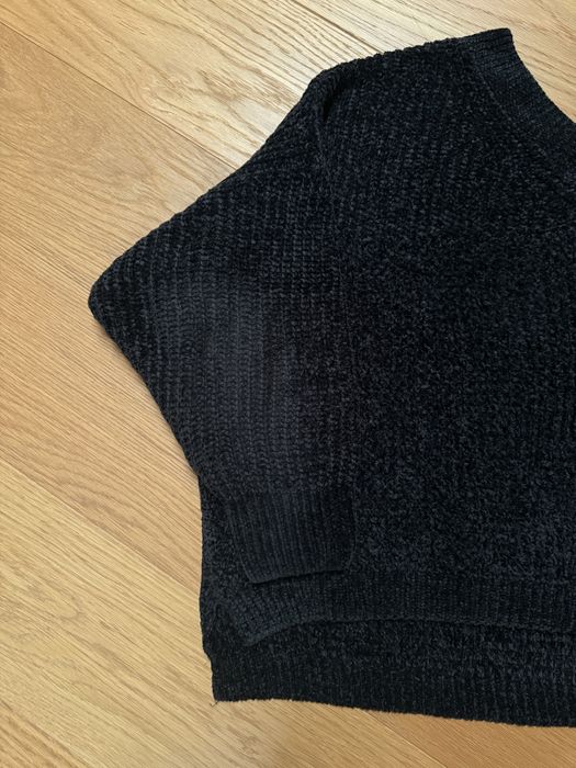 Sweter czarny Cocomore z dekoltem w serek
