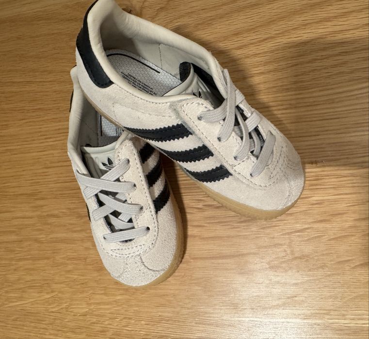 Дитячі Adidas, 22 розмір
