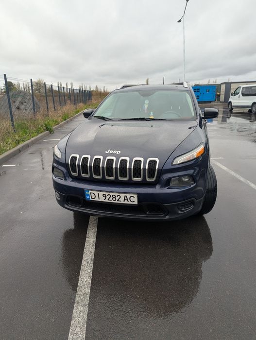 Продам Jeep Cherokee Sport (2014)