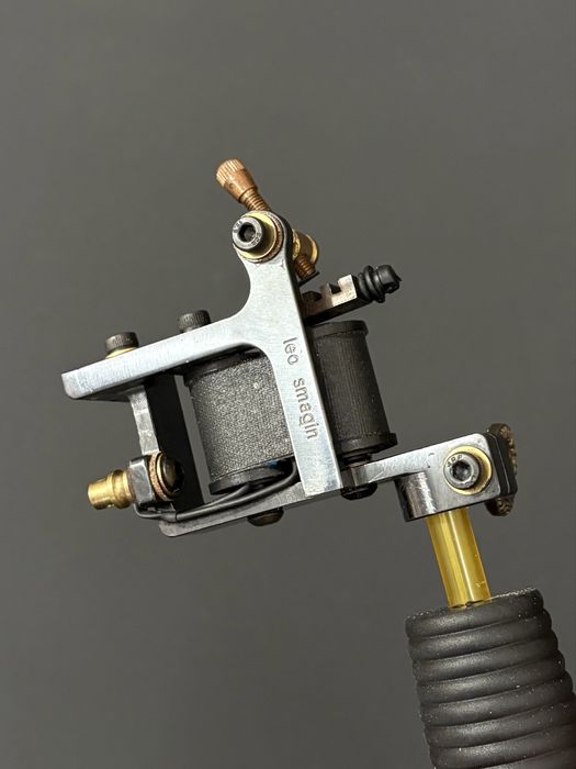 Leo Smagin coil tattoo machine