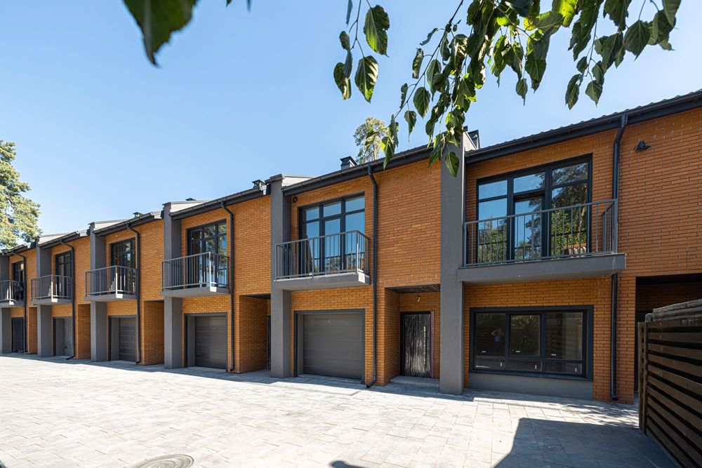 Продаж Таунхаусу в Центрі Ірпеня, з Чистовим оздобленням, ГАЗ