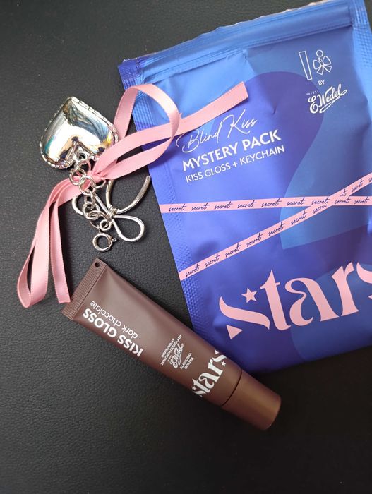 Stars Wedel blind kiss gorzka czekolada z brelokiem