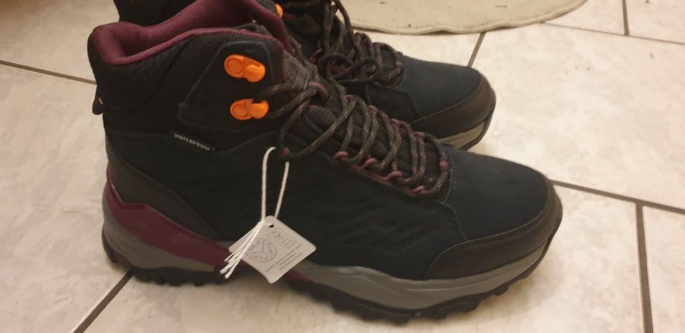 Nowe Buty trekkingowe Crivit rozmiar 40(realnie 39)