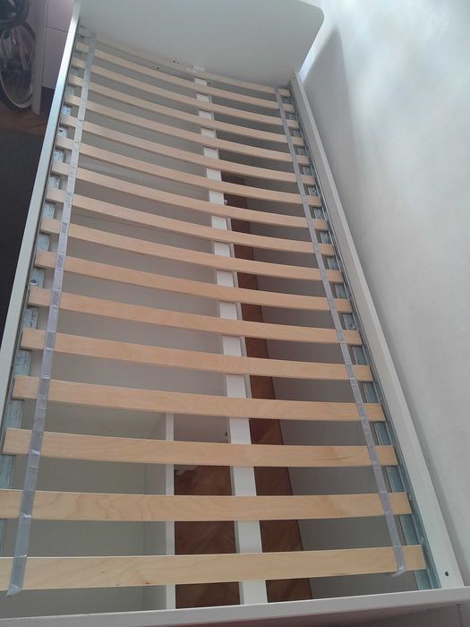 Cama de solteiro, estrato e 4 gavetas incluido