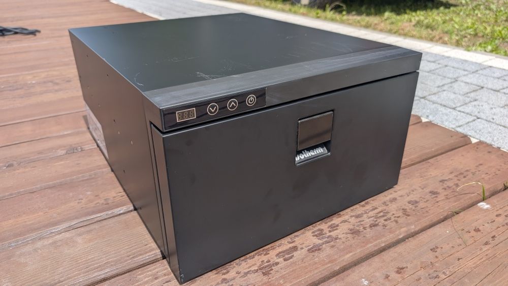 Lodówka Isotherm DR30  (uszkodzona)