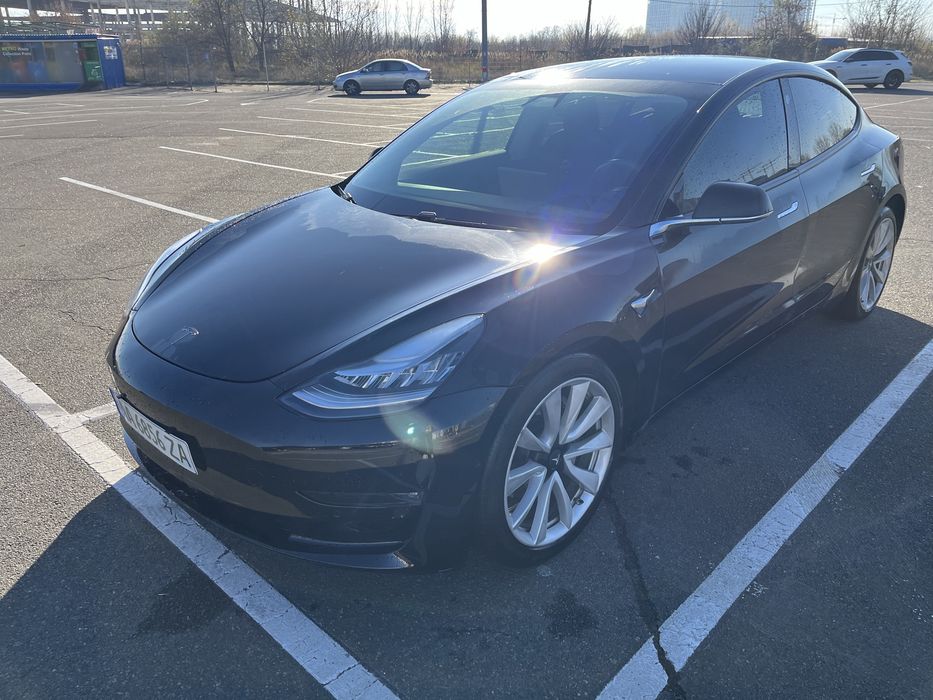 Tesla model 3 long range