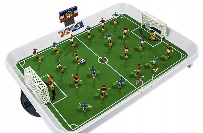 Piłkarzyki sprężynowe gra piłka nożna