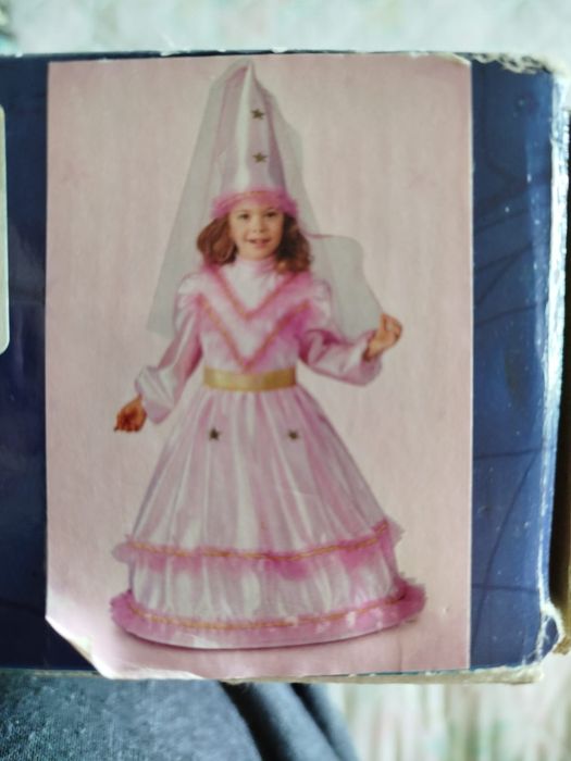 Vestido de Carnaval Princesa . Tamanho 2. Cor de rosa. Usado